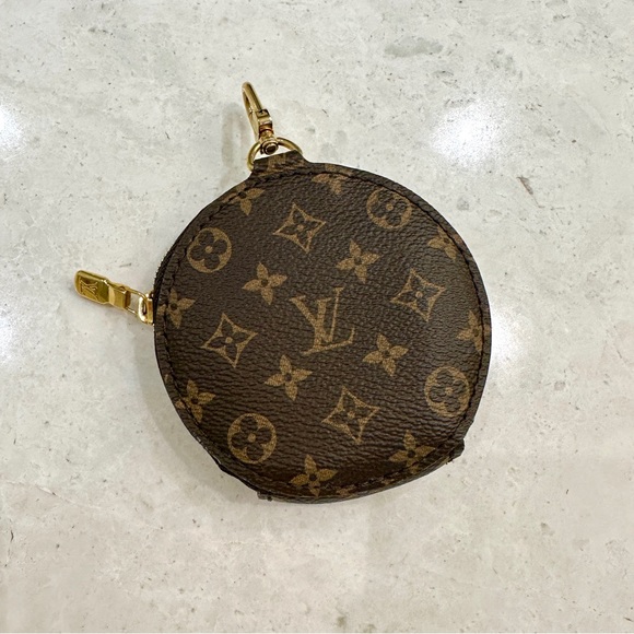 Louis Vuitton Monogram Round Coin Purse - Picture 1 of 7
